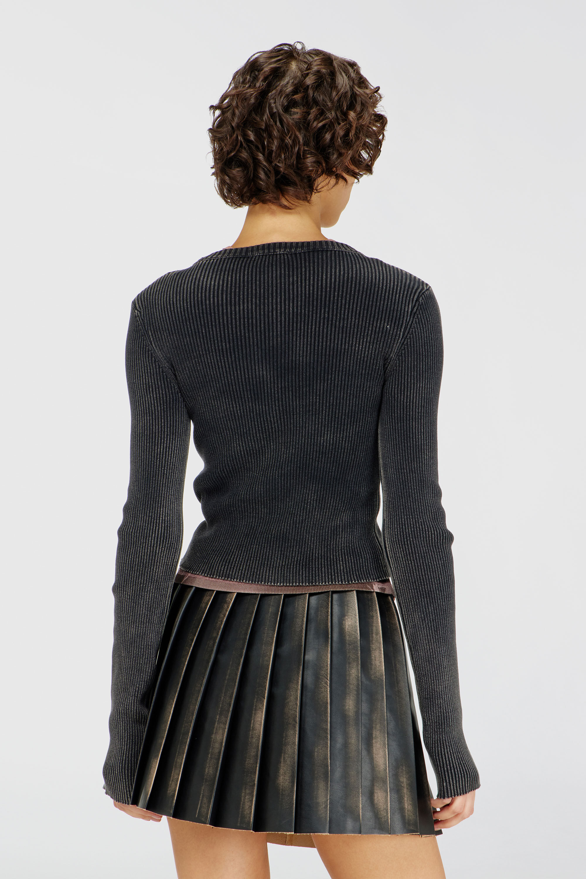 Diesel - M-ANCHOR-A, Woman's Cropped jumper with cut-out logo in Black - 4